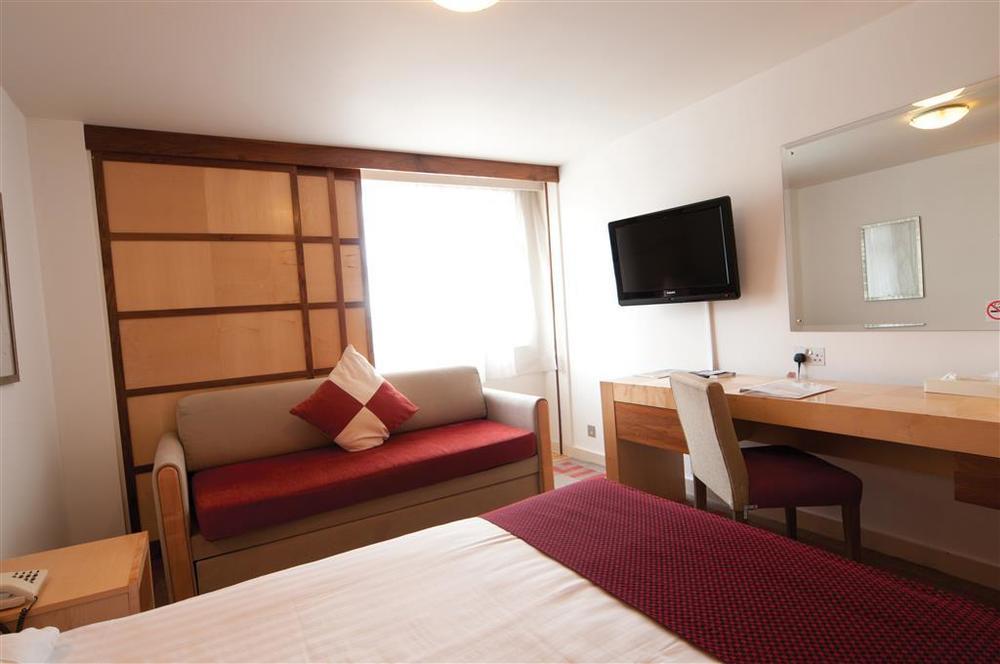 The Bell Hotel Epping Room photo